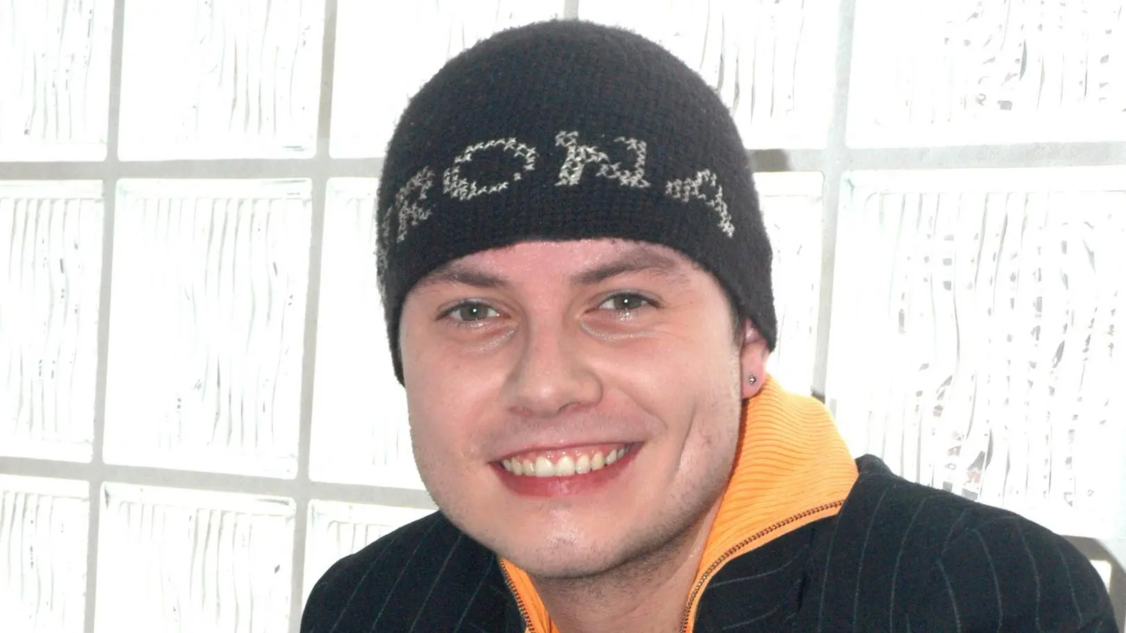 Tak dziś wygląda Bartek Wrona! Wokalista Just 5 przez cały czas zachwyca na scenie