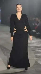 Martyna Kaczmarek w pokazie kolekcji Mariusza Przybylskiego