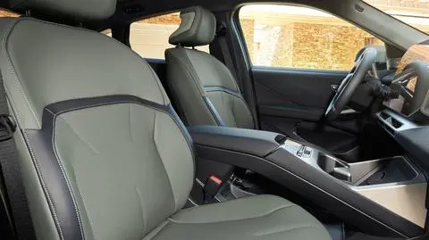 BMW iX4