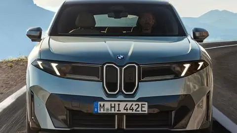 BMW iX4