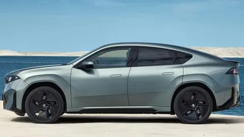 BMW iX4