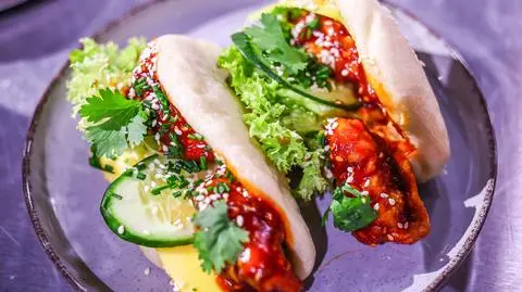 Bułeczki bao z kurczakiem po koreańsku z sosem spicy mayo i egzotyczną nutą mango