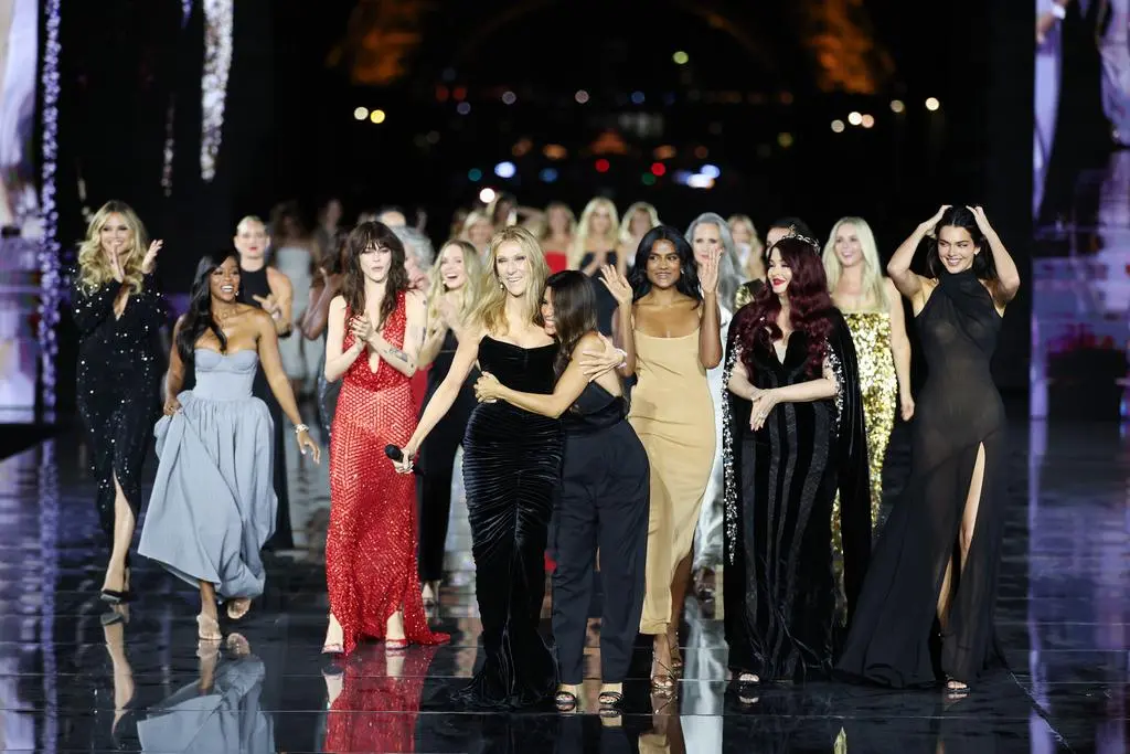 Celine Dion podczas Paris Fashion Week