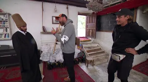 Azja Express: Jędrek miał trudności z grą na flecie