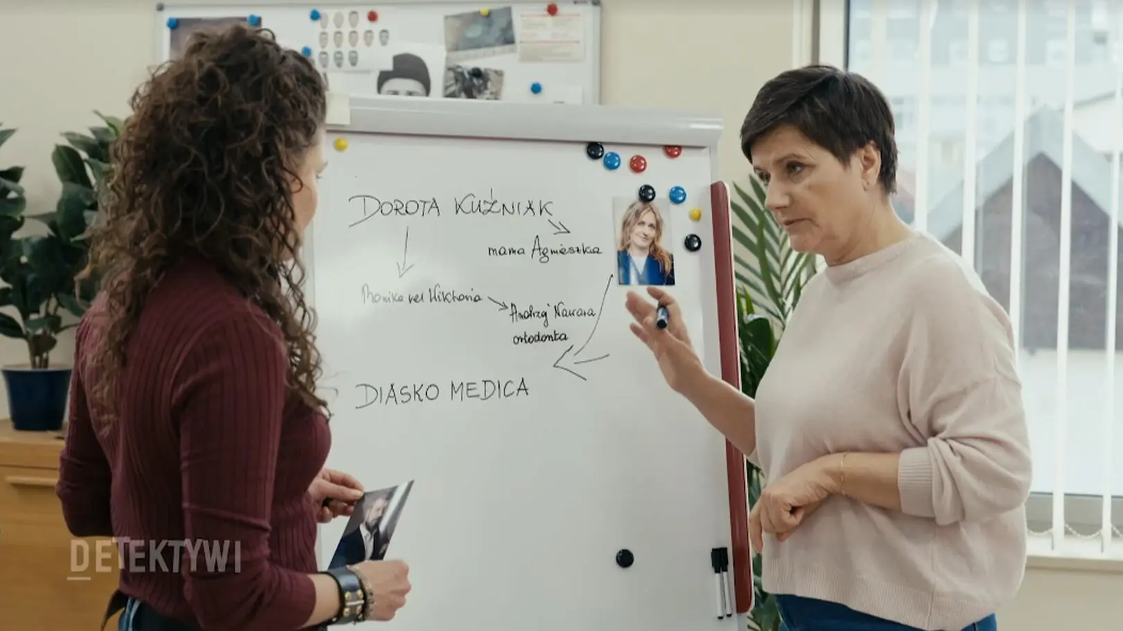 "Detektywi", odc. 351. Nastolatka zobaczy dramatyczną napaść. Kim naprawdę jest bezdomna kobieta?
