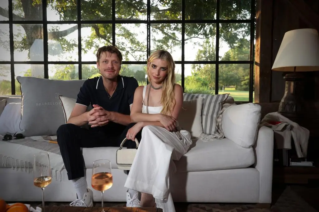 Emma Roberts i Cody John