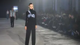 Weronika Pawelec w pokazie kolekcji Mariusza Przybylskiego