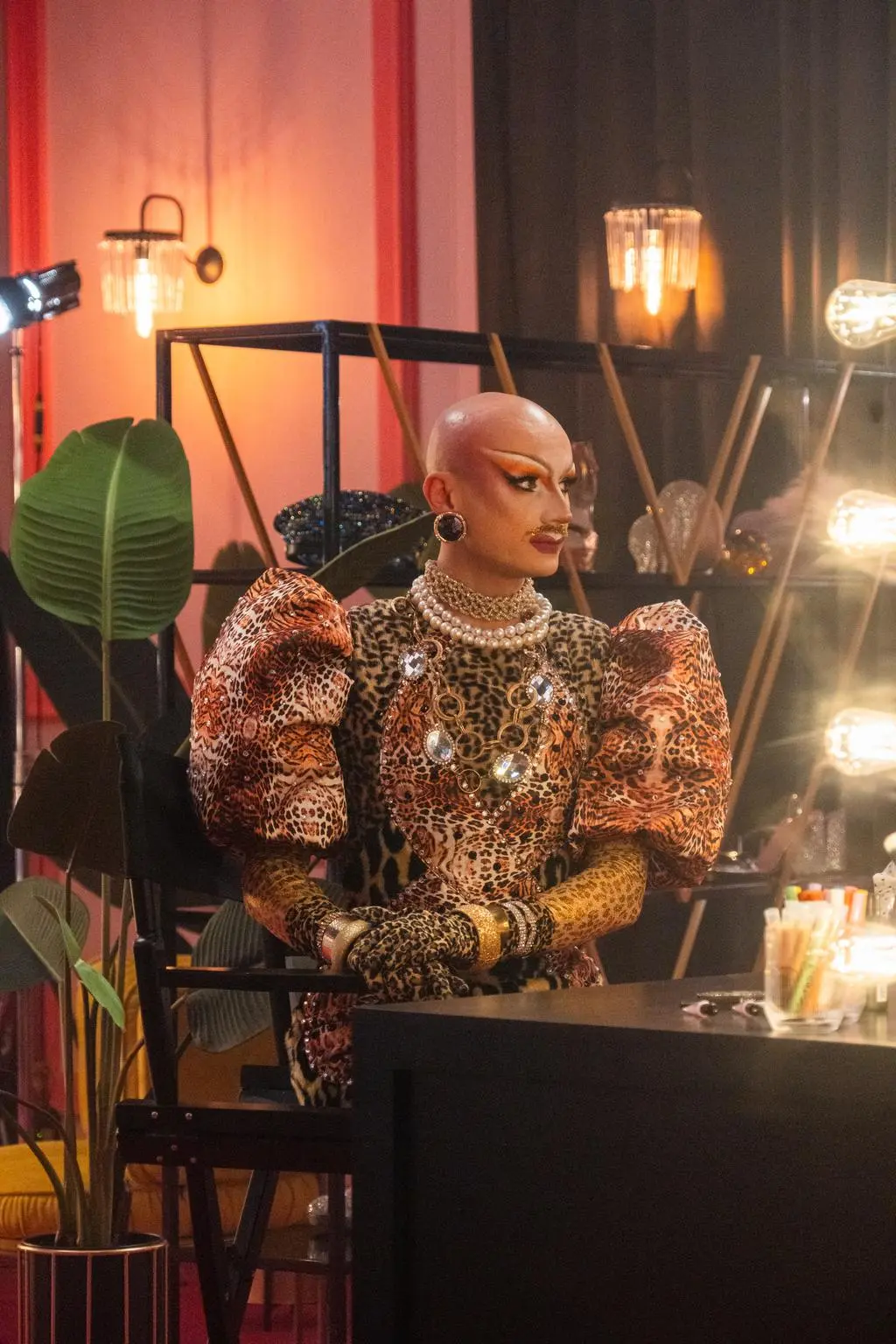 Czas na Show. Drag Me Out: Twoja Stara