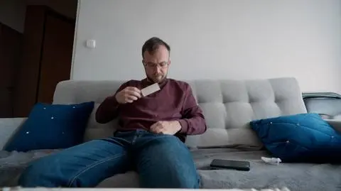 Ślub...: Kornelia i Marek idą na parking, a tam mama!