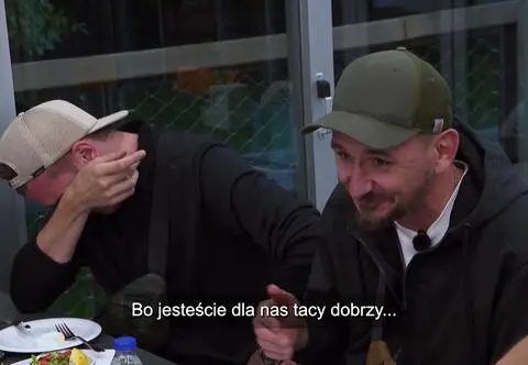 Azja Express: Jedna z najbardziej wzruszających chwil! Wojtek Łozowski niemal zalał się łzami! 