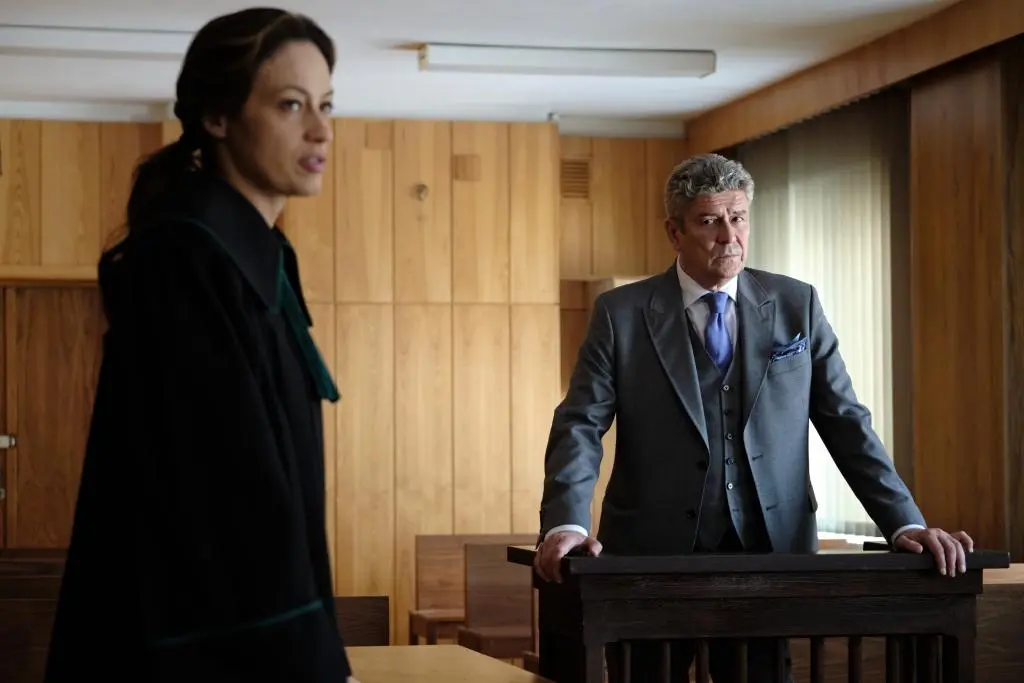 Tajemnica zawodowa: Julia (Magdalena Różczka), Wiktor (Andrzej Zieliński)