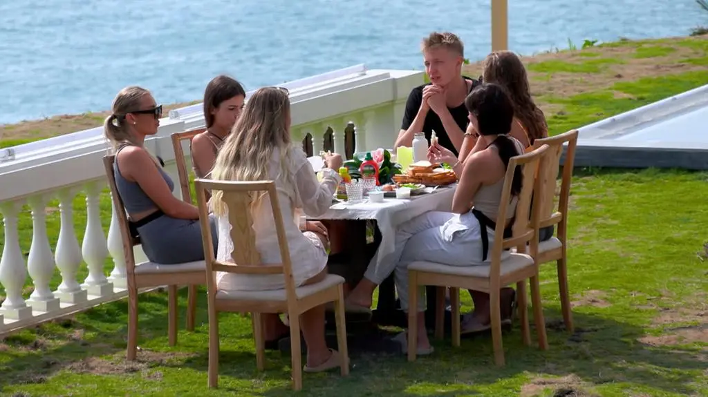 TVN7_PLAYER_PRORES_HOTEL_PARADISE_EXTRA_S08_ODC_07
