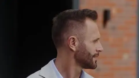 Papiery na szczęście PRZED EMISJĄ W TV: Adam wraca do Krakowa!