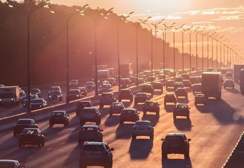Ile jest samochodów w Polsce? Liczba aut na 1000 mieszkańców robi wrażenie