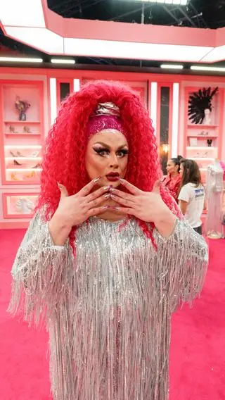 Czas na Show. Drag Me Out: Adelon