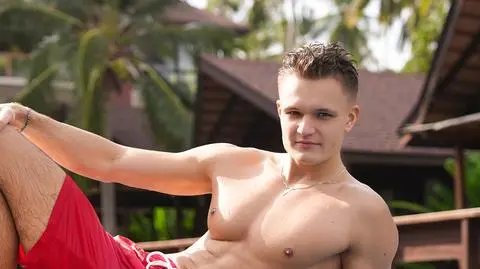 Hotel Paradise 13. Szymon Woźniakiewicz