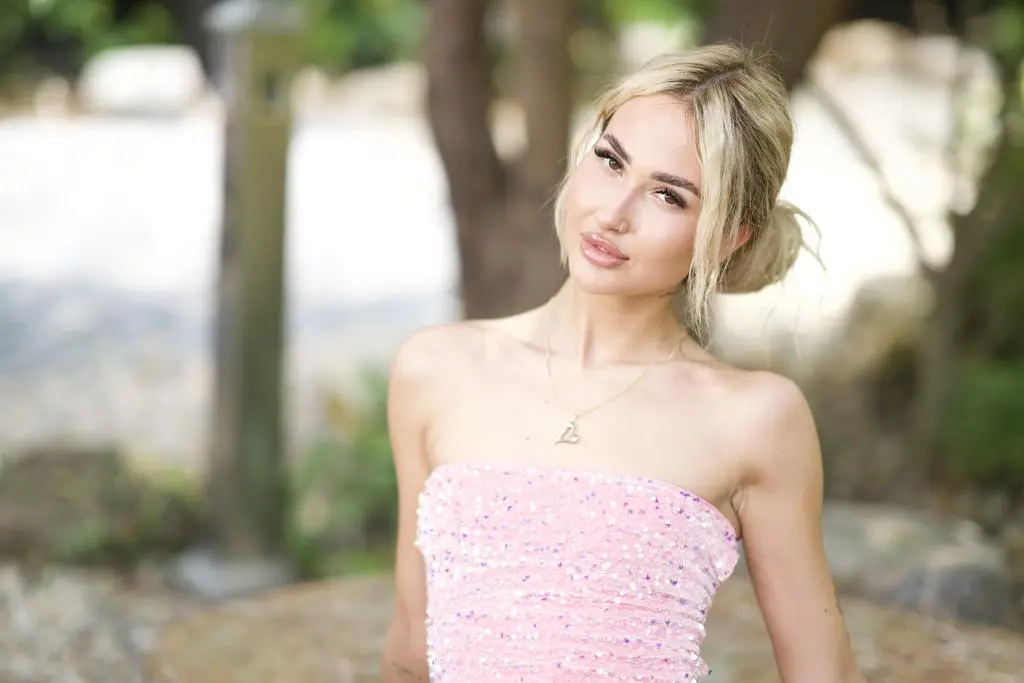 Hotel Paradise 13. Wiktoria Wasiucionek
