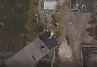 Łukasz Kadziewicz skoczy z 250-metrowego komina? Polały się łzy
