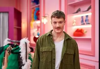 Tadeusz Mikołajczak drugim uczestnikiem "Czas na Show. Drag Me Out". Jak poradzi sobie zwycięzca złotego biletu w "Top Model"?