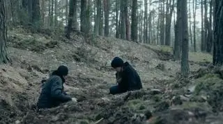 Skazana 3: Alicja znajduje szczątki w lesie