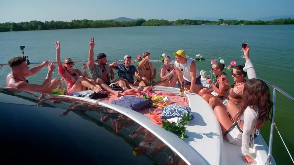 TVN7_PRORES_HOTEL_PARADISE_S08_ODC_36