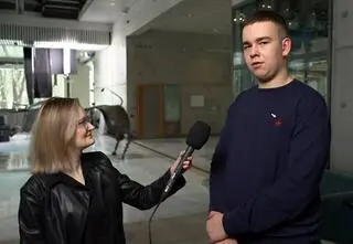 Co powinniśmy wiedzieć o osobach w spektrum autyzmu? "Najważniejsze, żeby obalać stereotypy" - poznajcie odpowiedź Janka Gawrońskiego