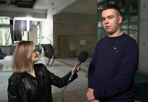 Co powinniśmy wiedzieć o osobach w spektrum autyzmu? "Najważniejsze, żeby obalać stereotypy" - poznajcie odpowiedź Janka Gawrońskiego