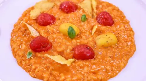 Kamila Szymańska. Pomidorowe risotto z morelami i pieczonymi pomidorkami koktajlowymi