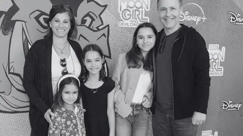 Kim Painter, Nixie Lowe, Fiona Lowe, Mabel Lowe, Chad Lowe