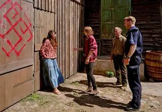 Lipowo. Zmowa milczenia: Nietypowe znaki, dziwne zapachy... Czy Wiera i Bartek coś ukrywają?