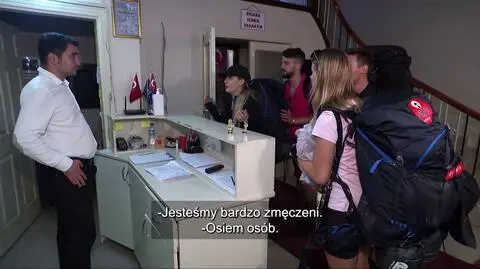 Azja Express: Jak znaleźć nocleg dla 4 par?