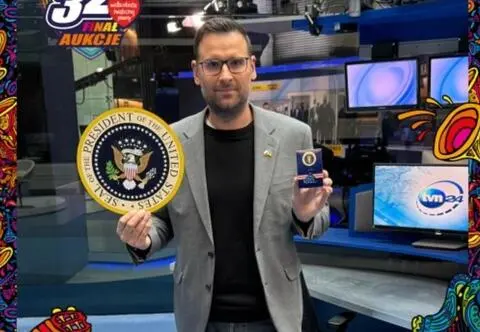 WOŚP 2024: Licytacje dziennikarzy TVN24 – przedmioty z wyjątkową historią!