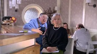 Aktualnie czytasz: "Na Wspólnej" w odcinkach 3825 - 3827: Alkohol, awantura o bar, nalot policji i odebranie dziecka!