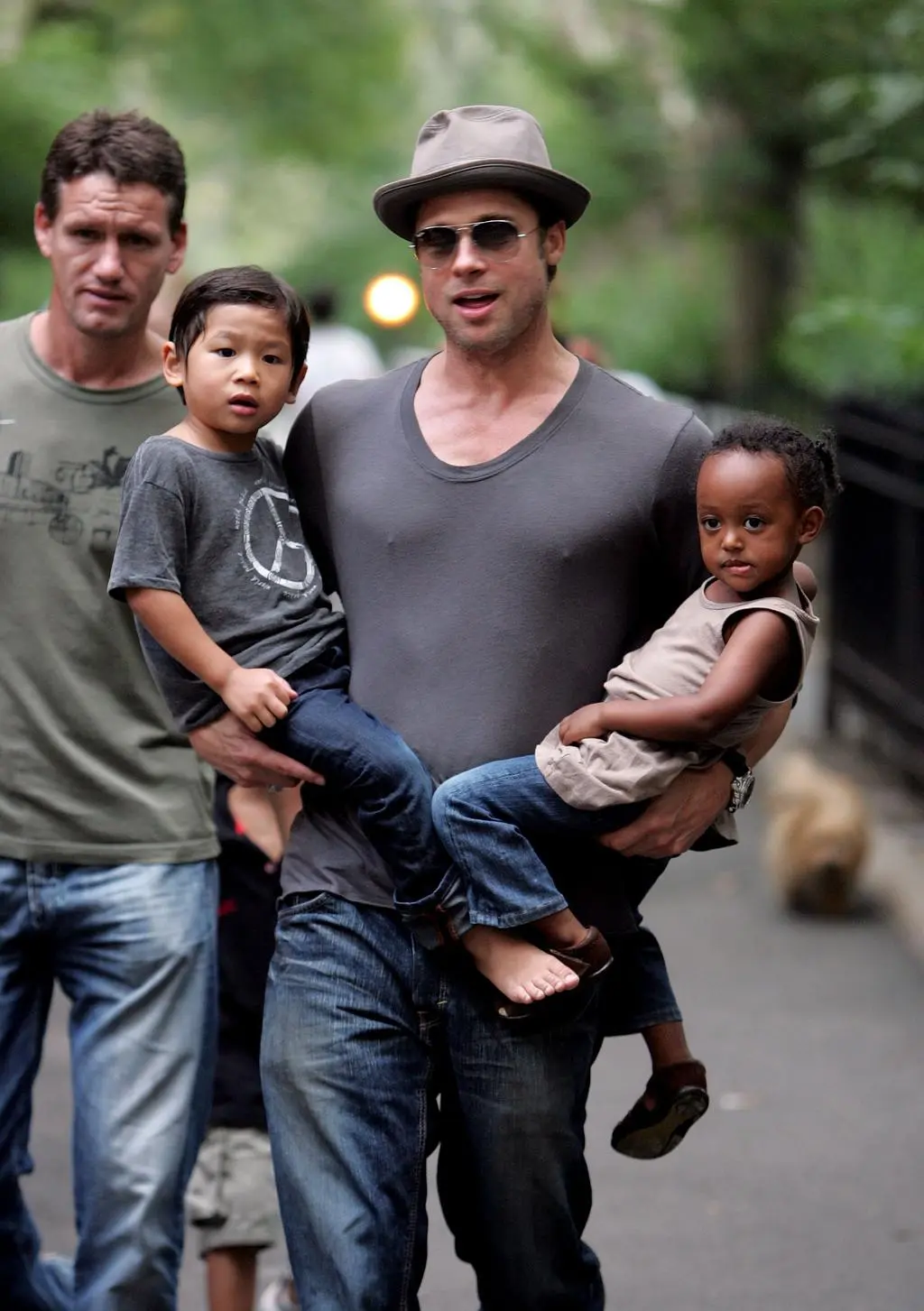 Maddox Jolie, Brad Pitt i Zahara Jolie