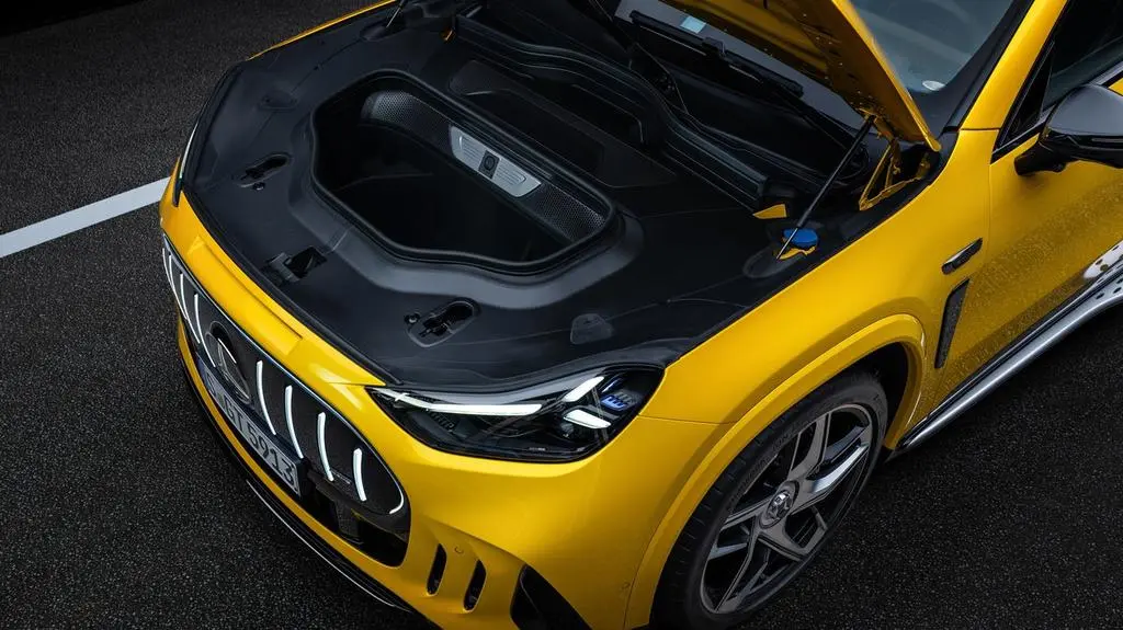 Mercedes-Benz-AMG_GT_SUV-2027-1280-8a13c1eba59c6295b9b716f033f016bca2