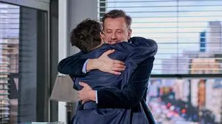 Aktualnie czytasz: "Na Wspólnej" PRZED EMISJĄ odcinka 3799 w TV: "Baba ze wsi" wpada w szał! 