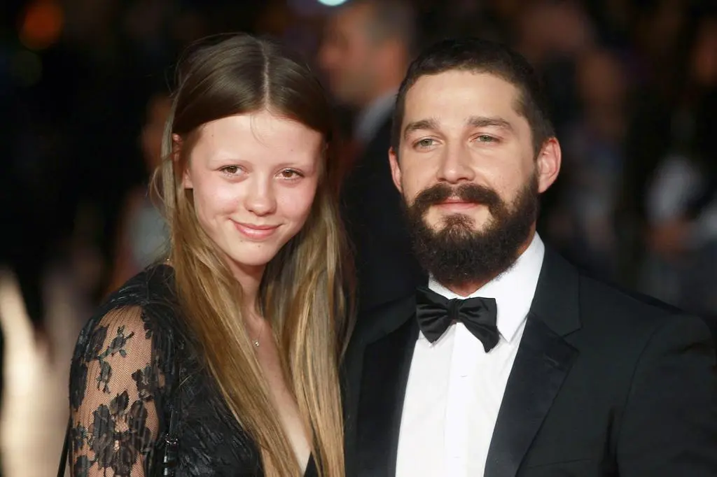 Mia Goth i Shia LaBeouf 