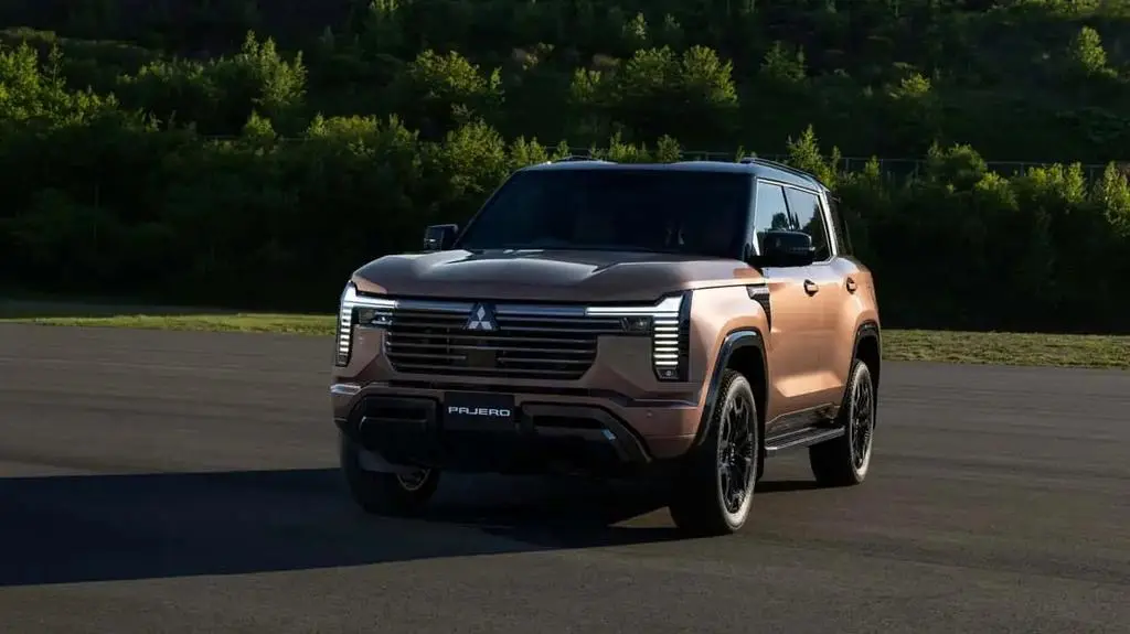 2027-mitsubishi-pajero-18