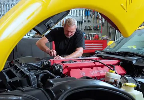 Naprawy nie do naprawy. Dlaczego Dodge Viper nierówno pracuje?