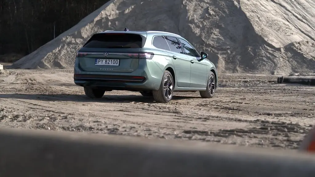 Volkswagen Passat B-9.