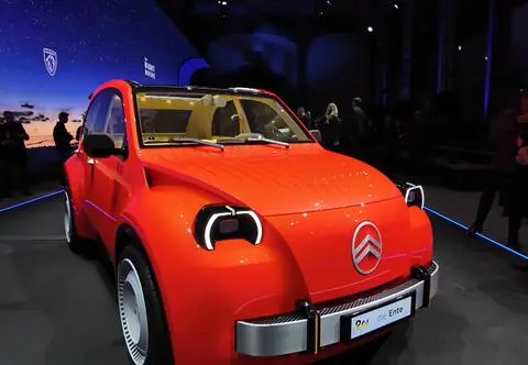 Nowy Citroën 2CV i inne nowości Stellantis. Co pokazano w Paryżu?