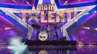 4-letni chłopiec zagrał utwór Metalliki!