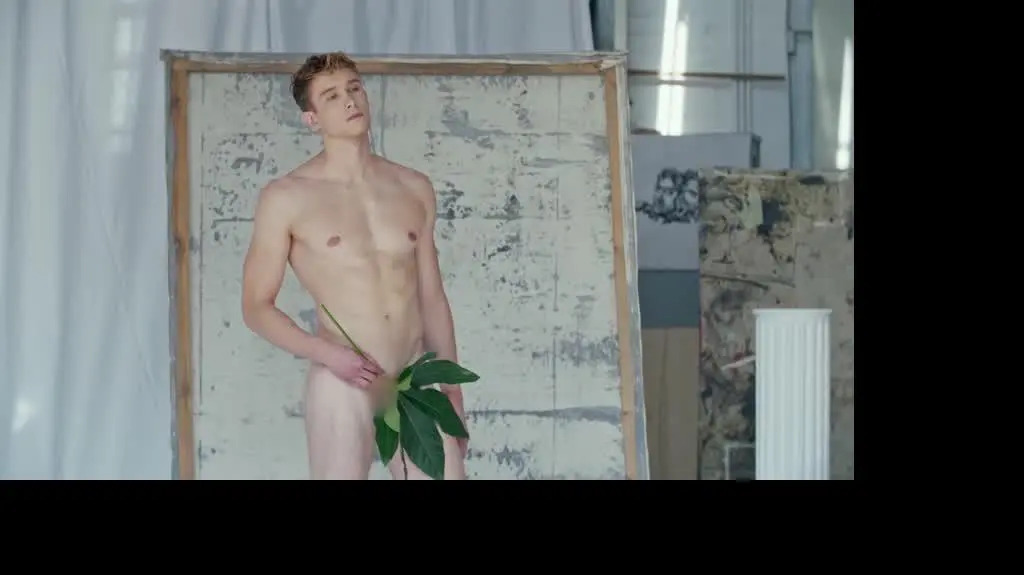 Top Model: Mariusz Jakubowski nago na sesji