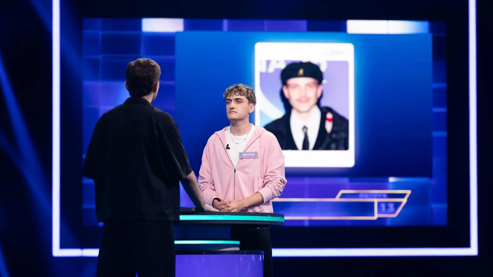 Patryk "Colorowyy" Zapała w "The Floor VIP Challenge". Zaczynał od TikToka z gotowaną kapustą