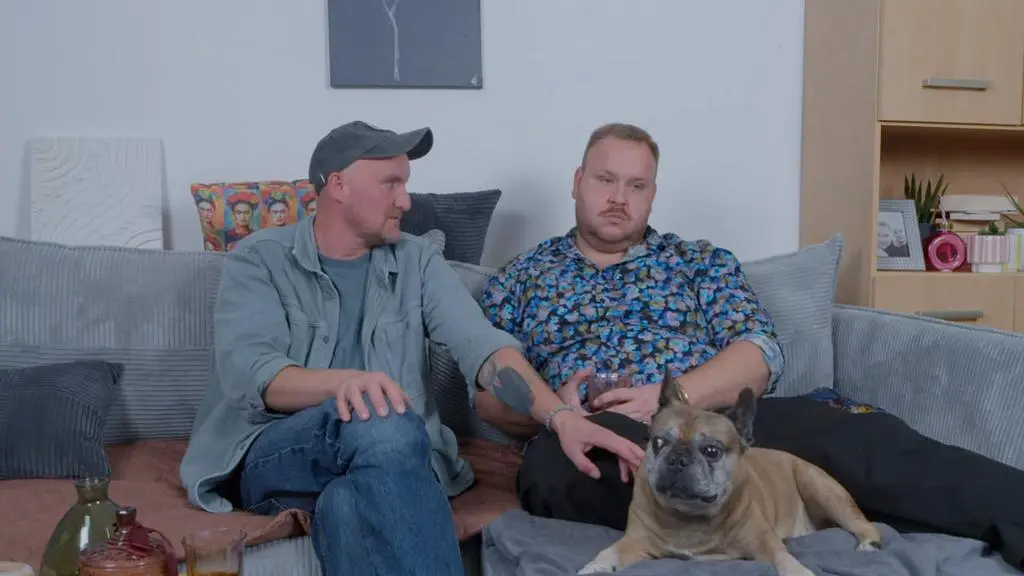 Paweł Sobierajski z partnerem w "Gogglebox"
