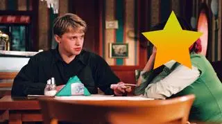 Kamil Hoffer był w niej zakochany po uszy. Pamiętasz jego pierwszą miłość?