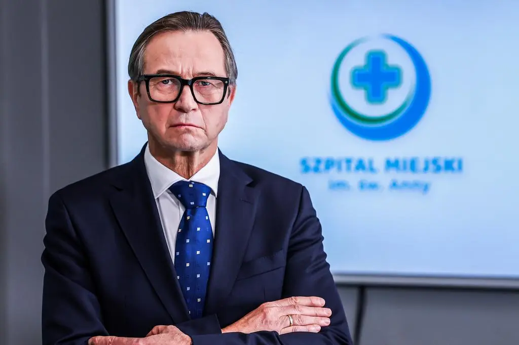 Piotr Cyrwus w roli Jacka Streckera w serialu "Szpital św. Anny"