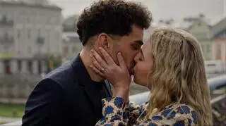 Papiery na szczęście: Pierwszy pocałunek Magdy i Konrada!