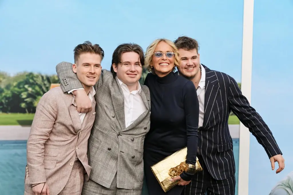 Roan Stone, Quinn Stone, Sharon Stone i Laird Stone