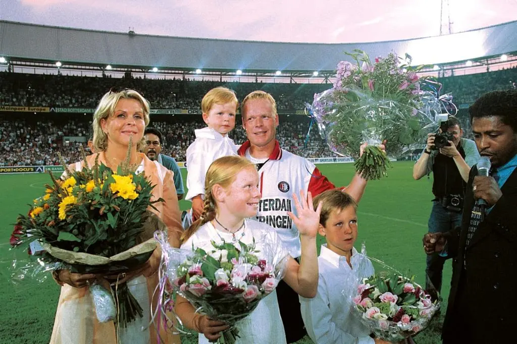 Ronald i Bartina Koeman z dziećmi